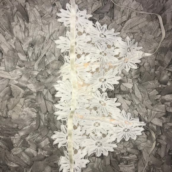 Flower Bralette - Picture 2 of 4